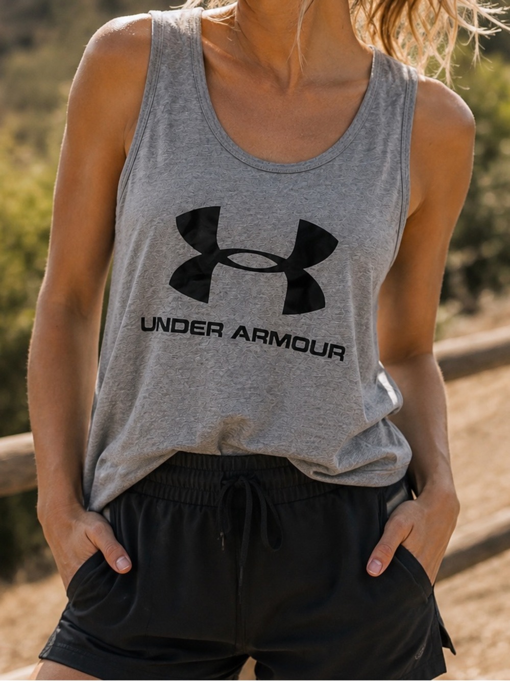 Under Armour HeatGear Loose Fit Muscle Tee Size small